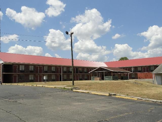 Red Carpet Inn