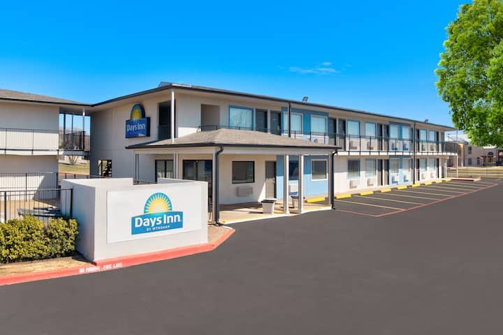 Days Inn by Wyndham Wichita Falls