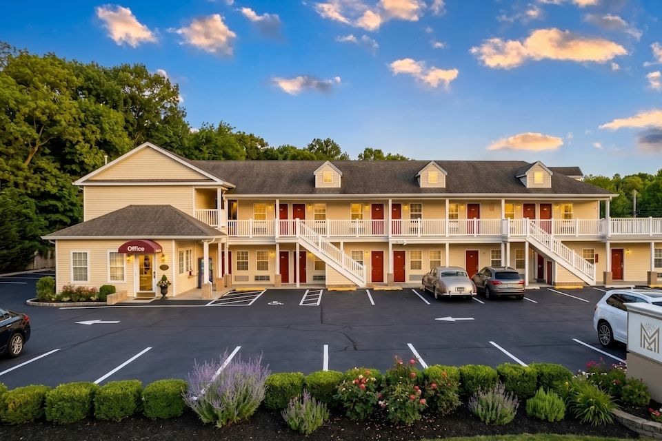 At 9 Motel Near Freehold I-195