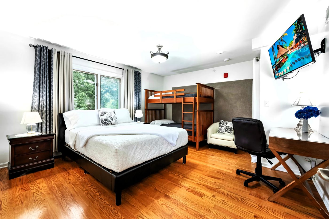 Harmony Inn. Relax, Recharge, and Relish the Charm of Harmony Inn!