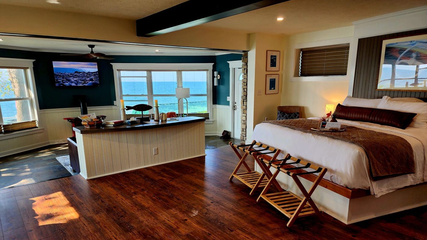 The Lakehouse Inn