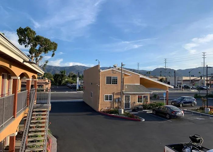 Desert Inn Motel