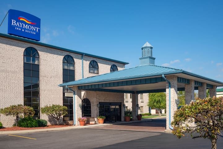 Baymont by Wyndham Plainfield Indianapolis Airport Area