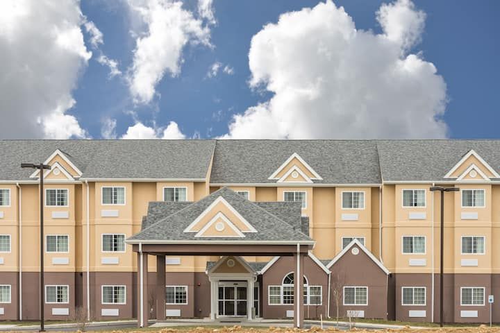 Microtel Inn & Suites