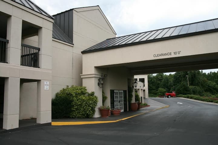 Super 8 by Wyndham Benton Harbor/St. Joseph