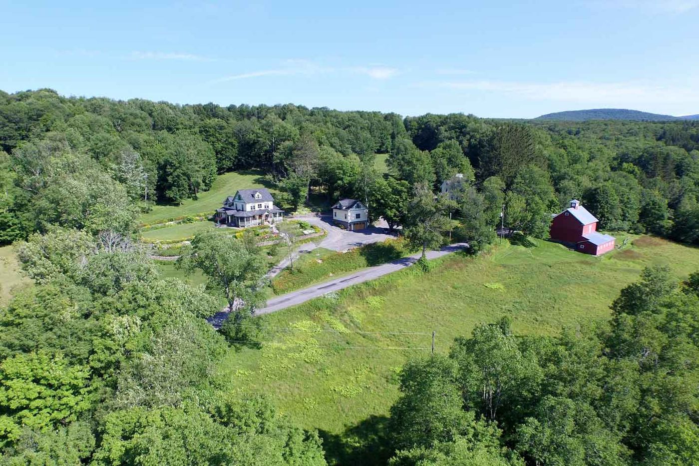 Breezy Hill Inn