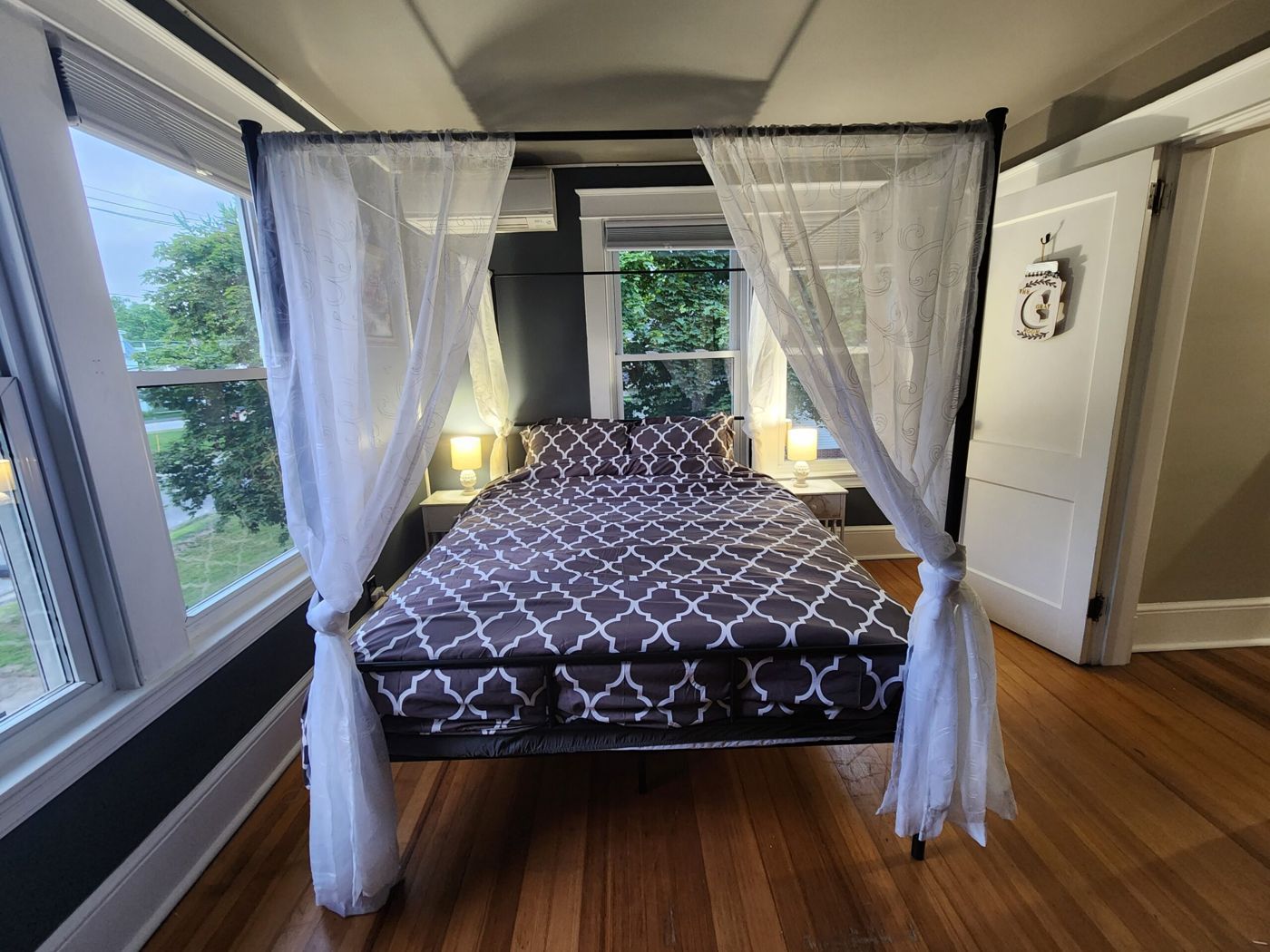 And. N B&B