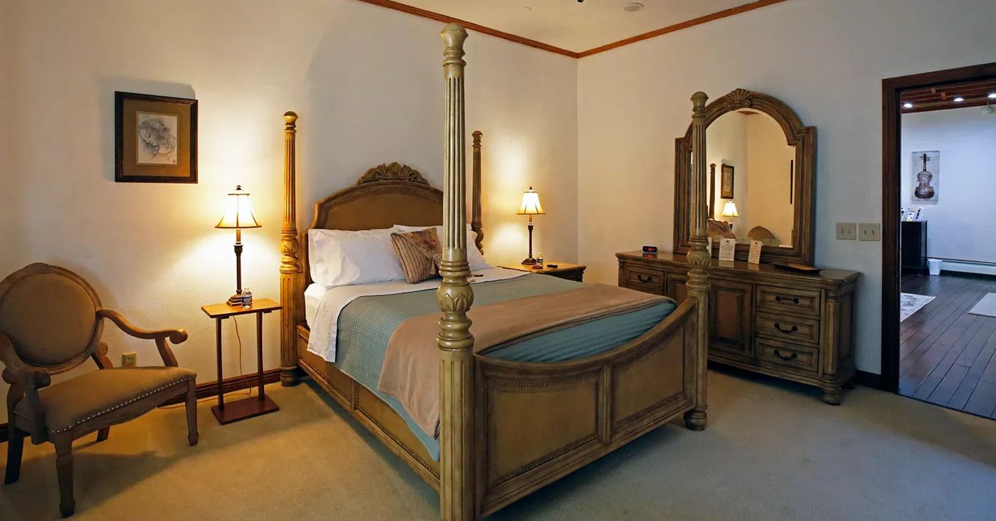 The Carriage House Inn Meadville