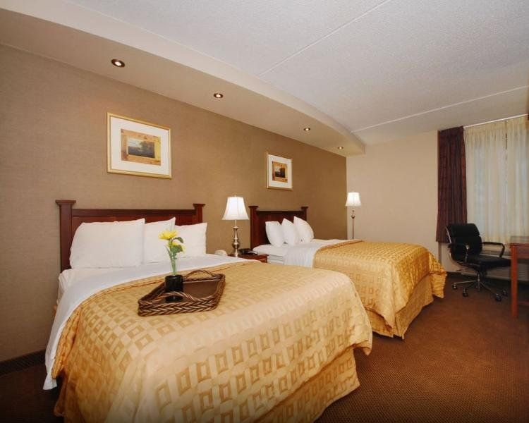 Plaza Inn & Suites