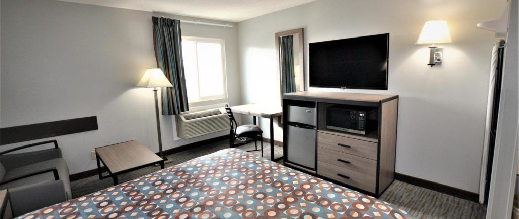 Countryside Inn and Suites