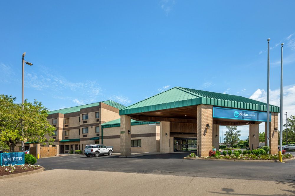 Clarion Pointe Louisville East