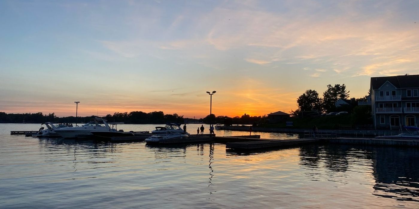 Hill's Motor Court & Marina