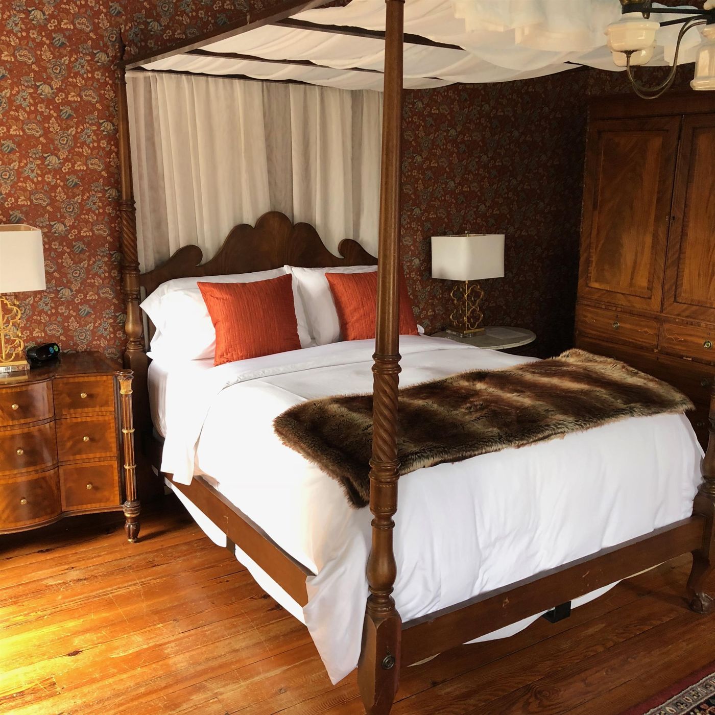 Elmwood 1820 Bed & Breakfast Inn