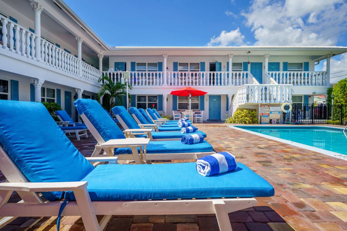 Carriage House Resort Motel