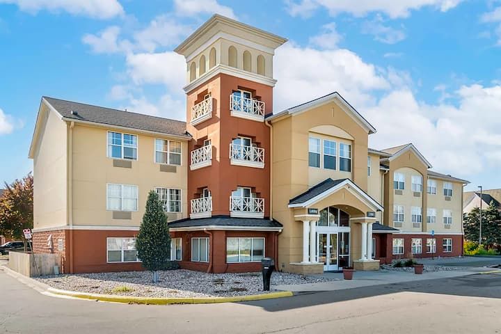 Baymont by Wyndham Auburn Hills South