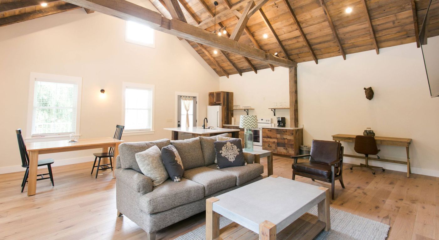 Amish Country Lodging