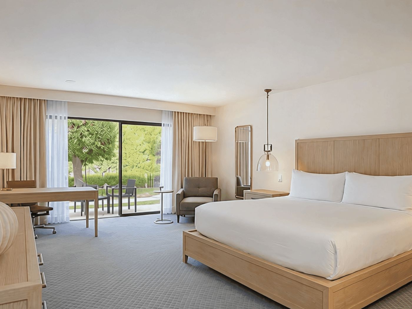 Luxe Sunset Boulevard Hotel