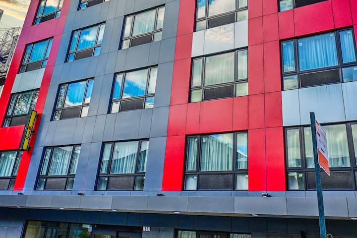 Super 8 by Wyndham Bronx Near Botanical Garden