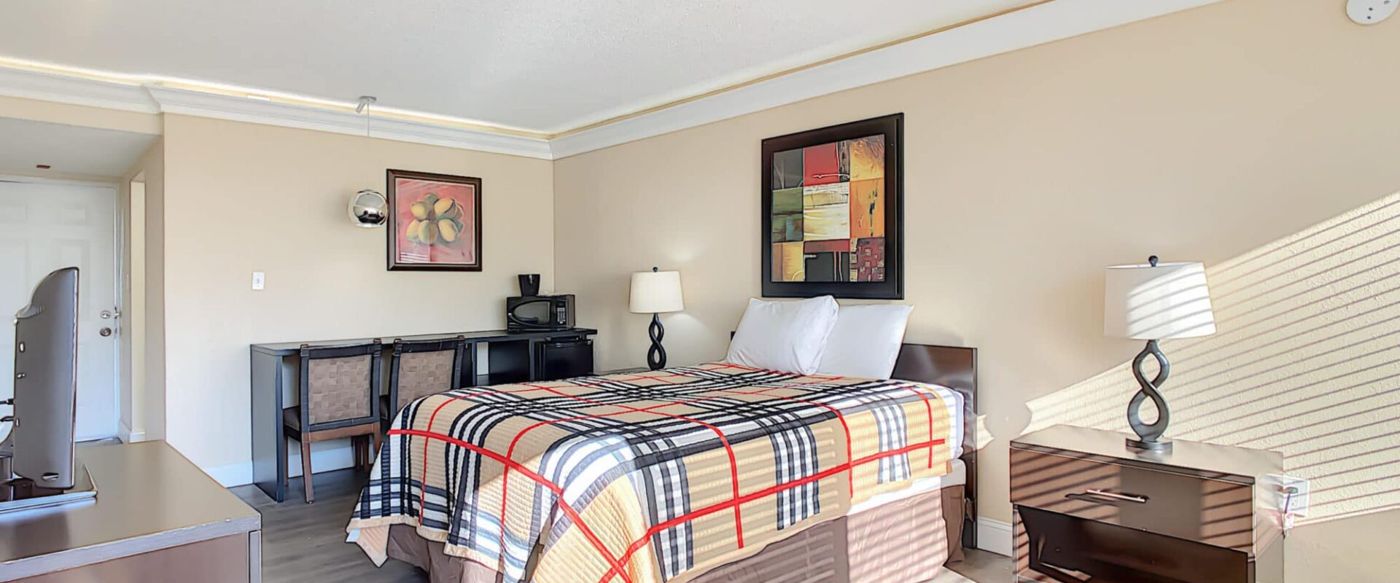 APM Inn & Suites