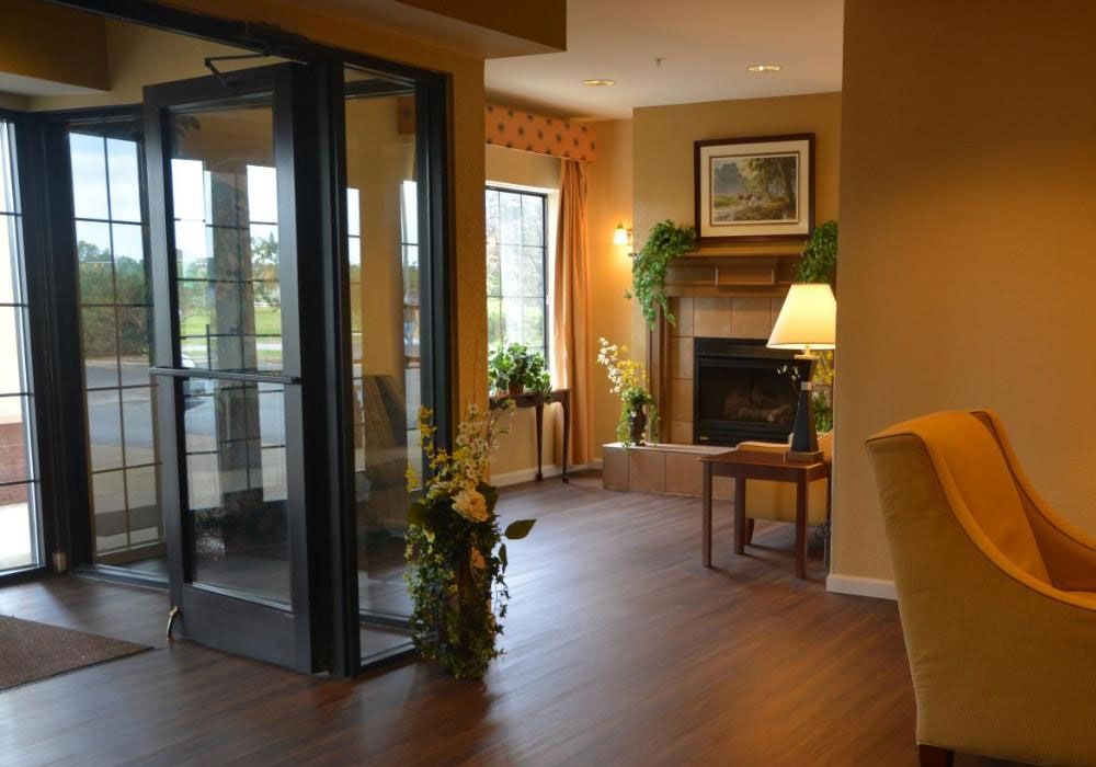 Countryside Inn and Suites