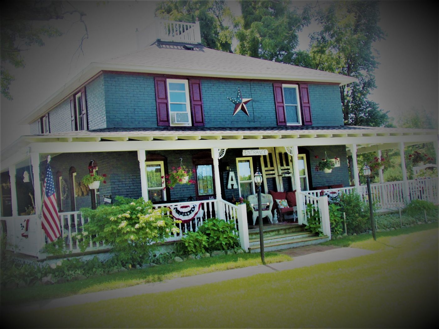 Applesauce Inn