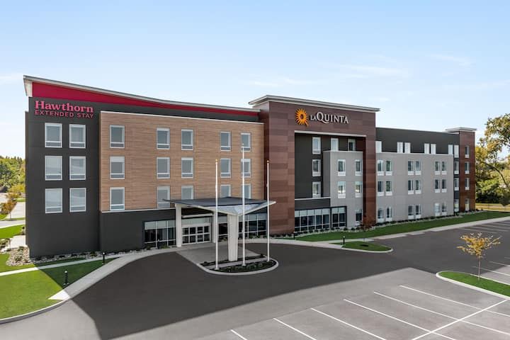 Hawthorn Suites by Wyndham