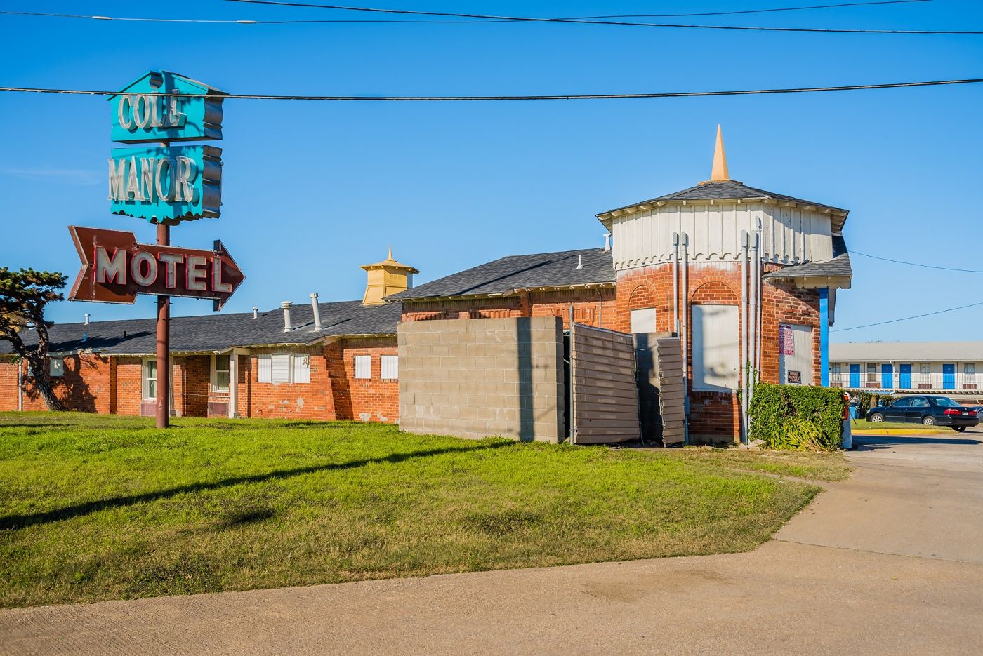 Cole Manor Motel
