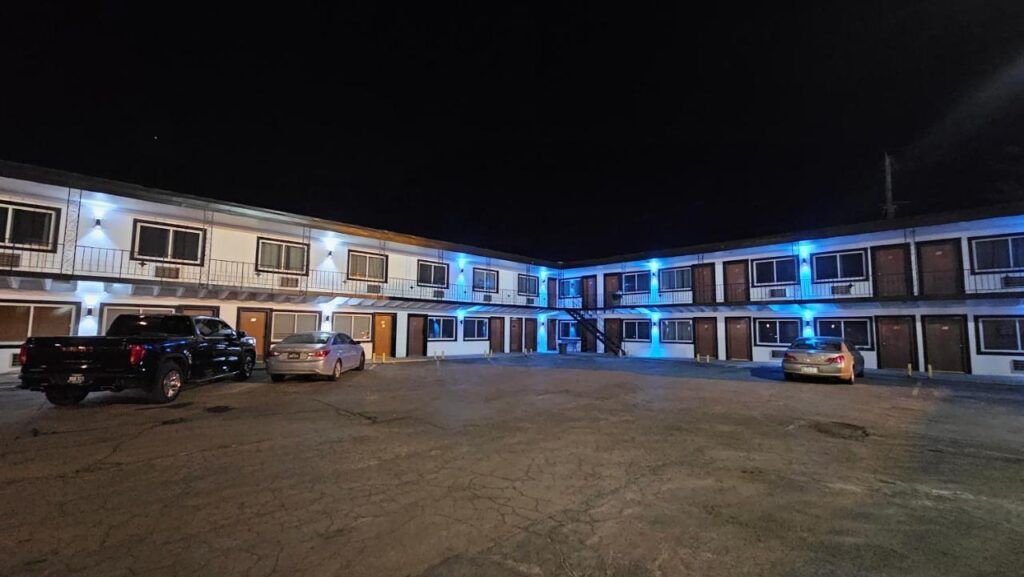 Broadway Inn