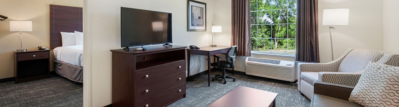 Cobblestone Hotel and Suites