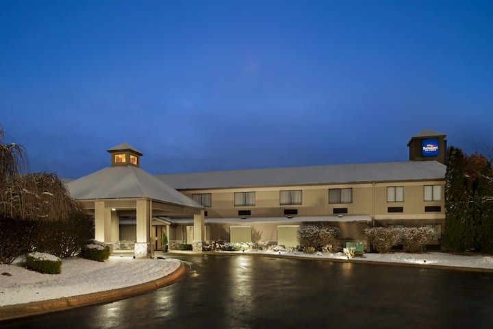 Baymont by Wyndham Belleville Airport Area
