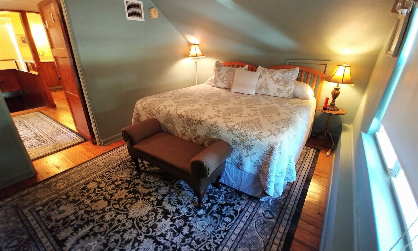 Mount Dora Tremain Cottages