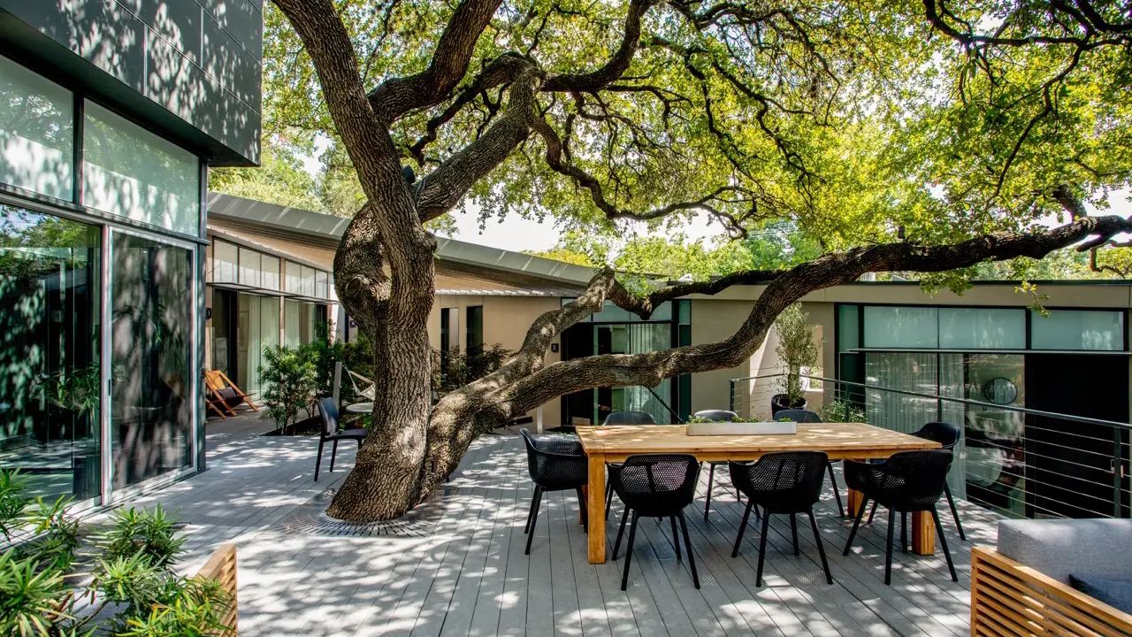Frame Hotel - SoCo