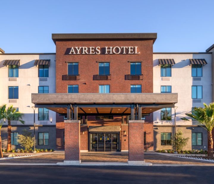 Ayres Hotel Rialto/Fontana