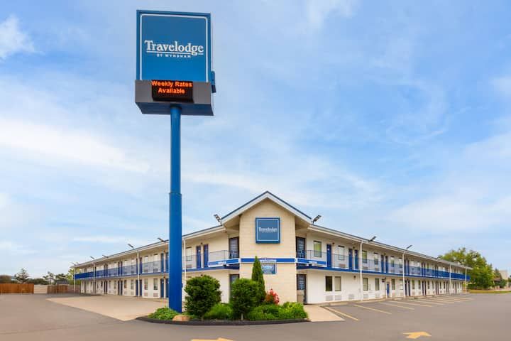 Travelodge by Wyndham Madison Heights MI