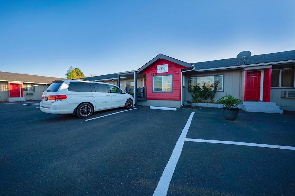 OYO Hotel Portland OR near Airport