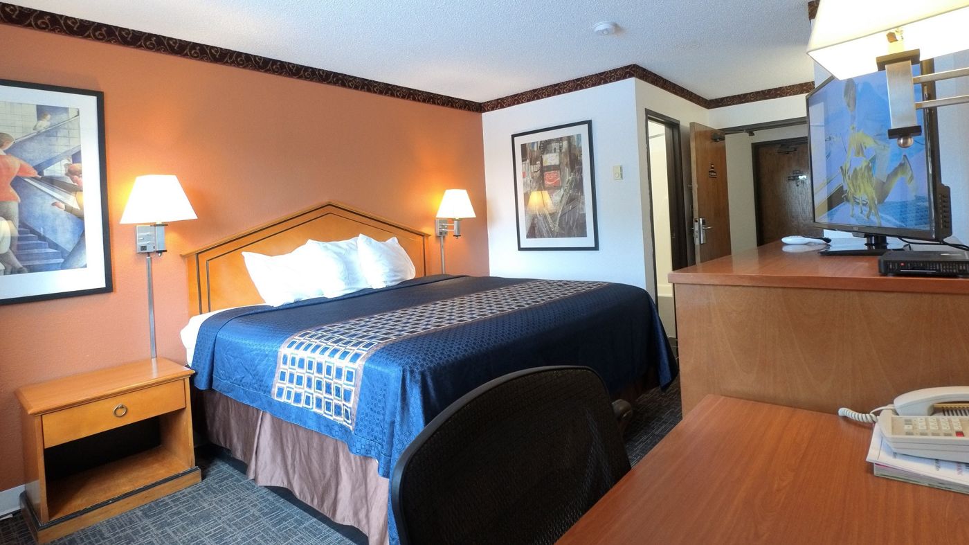 Waconia Inn & Suites