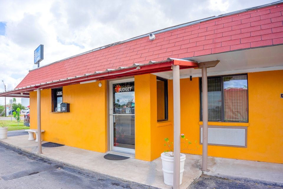 Budget Inn By OYO Edinburg Hwy 281