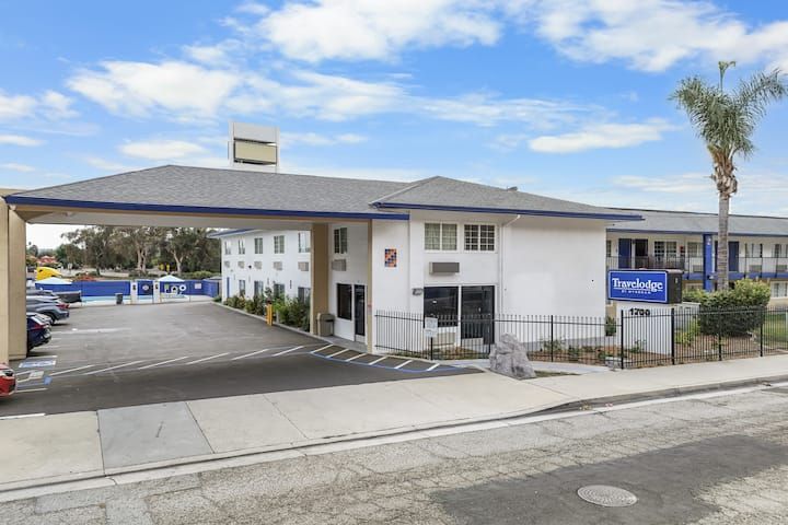 Travelodge by Wyndham Fairplex Pomona