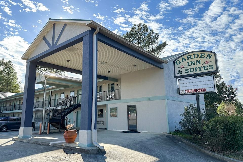 Garden Inn & Suites