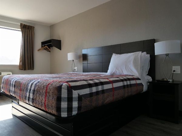 Hilltop Express Inn