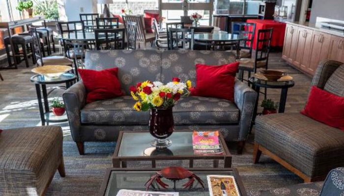 The Marshall Suites