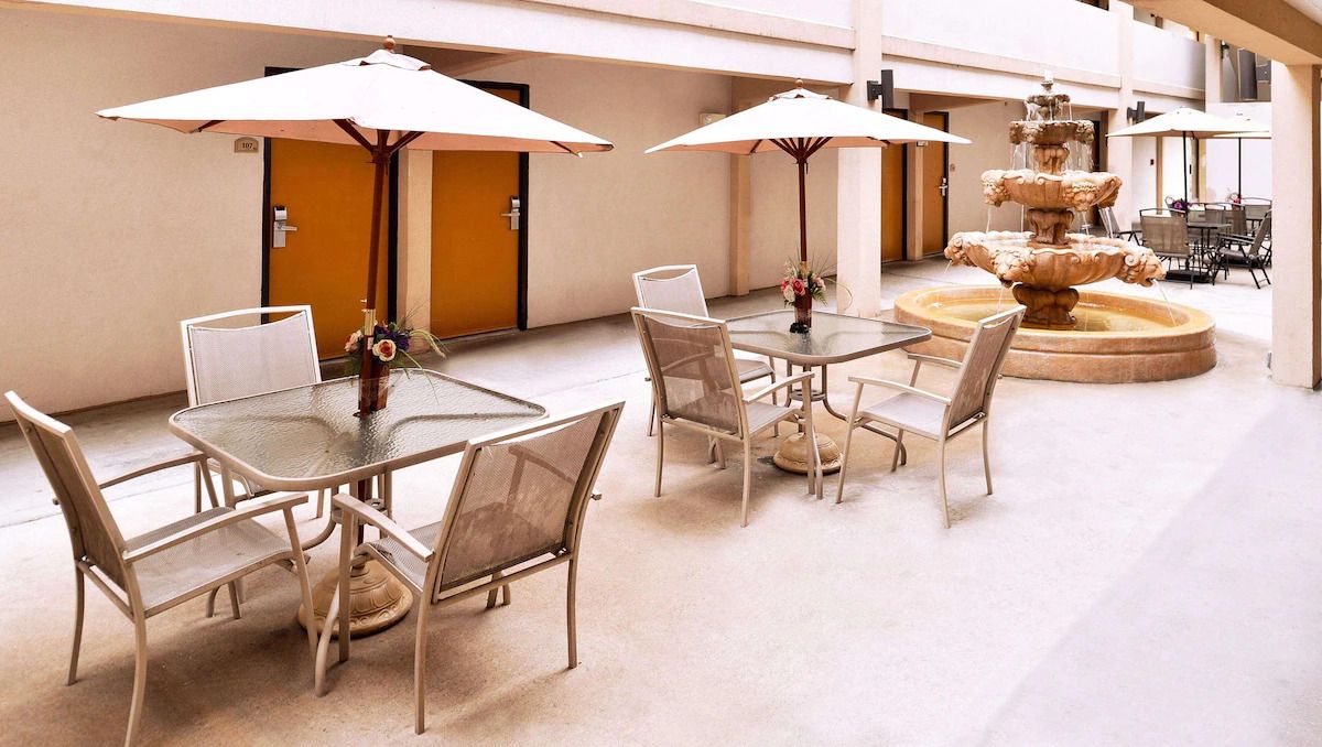 Executive Inn & Suites
