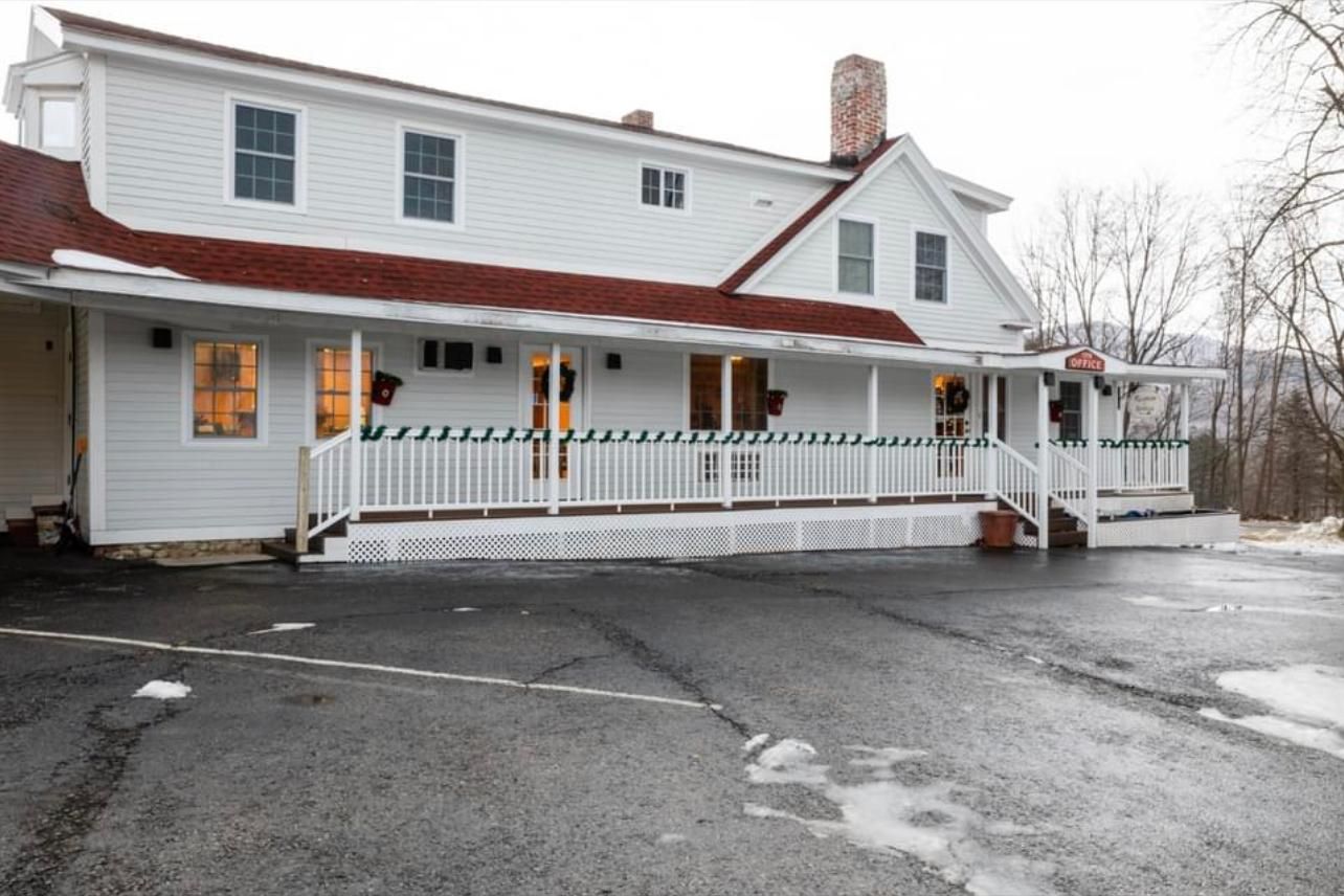 Four Winds Country Motel