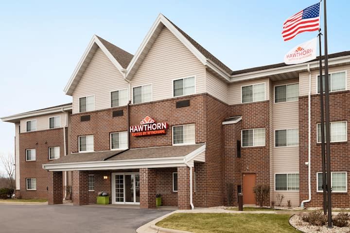 Hawthorn Suites