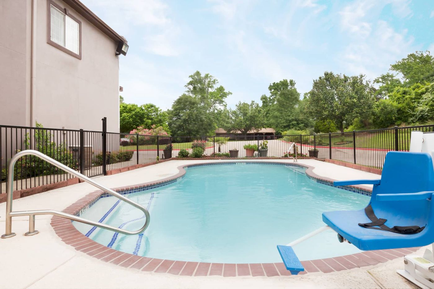 Hotel Piney Woods