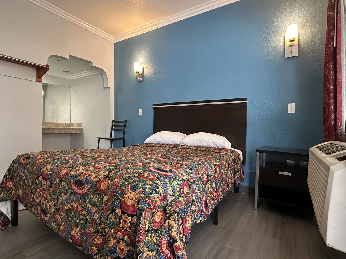Starlight Inn
