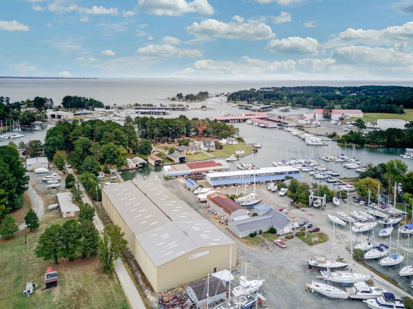 Deltaville Dockside Inn