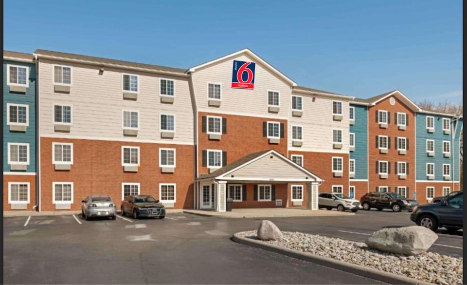 Studio 6 Extended Stay Cincinnati Sharonville OH