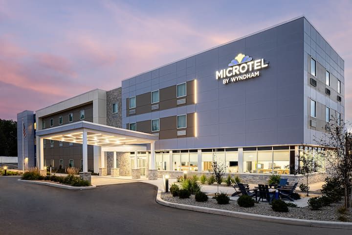 Microtel Inn & Suites by Wyndham Macedon