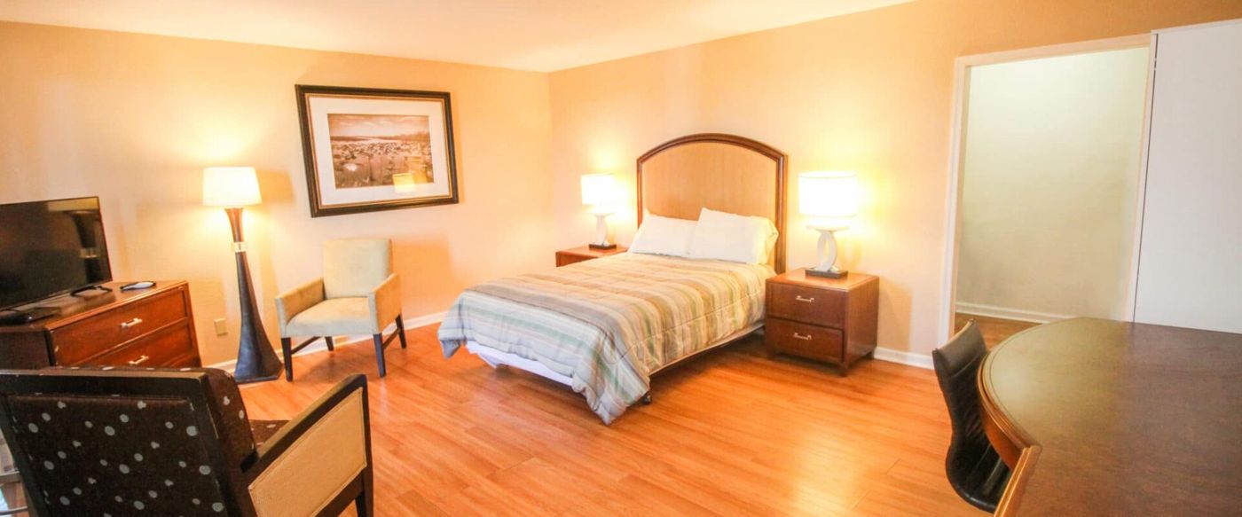 APM Inn and Suites